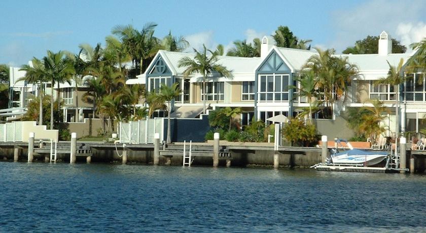 Sanctuary Cove Villas