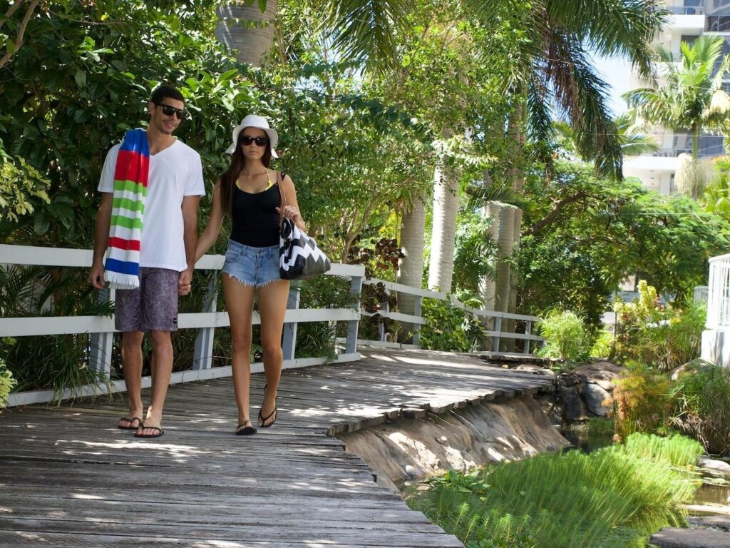 Surfers Mayfair 4*