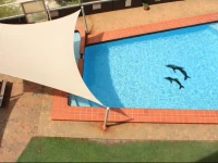 President Holiday Apartments - Absolute Beachfront 