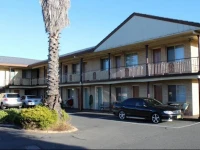 Lilac City Motor Inn & Steakhouse 
