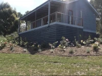 Outlook Hill Vineyard Cottages & Suites 