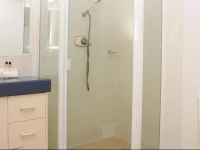 Cairns Reef Apartments & Motel 