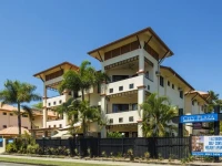 City Plaza Apartments 