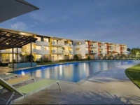 Whalecove Apartments 