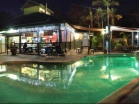 Colonial Village Cabins, Camping & Tours - Hervey Bay YHA 