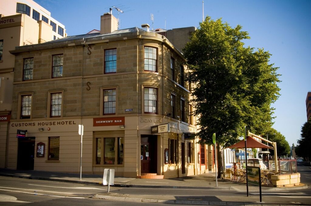 Customs House Hotel 