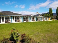Riverfront Motel & Villas 