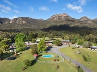 The Grampians Motel and The Views Bar & Restaurant 