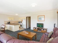1/2 Harrington Rd 