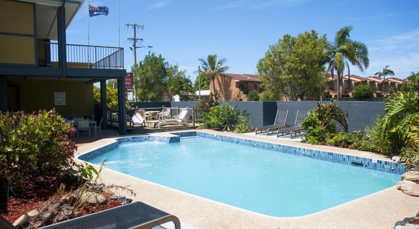 Coastal Bay Motel 