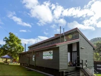 Christmas Creek CafГ© & Cabins 