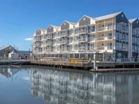Peppers Seaport Hotel 