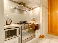 Ashcroft Apartment 