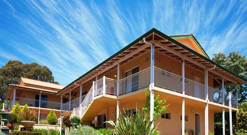 Margaret River Hotel & Holiday Suites 