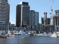 Melbourne City Apartments- Docklands Cosmopolitan Escape 