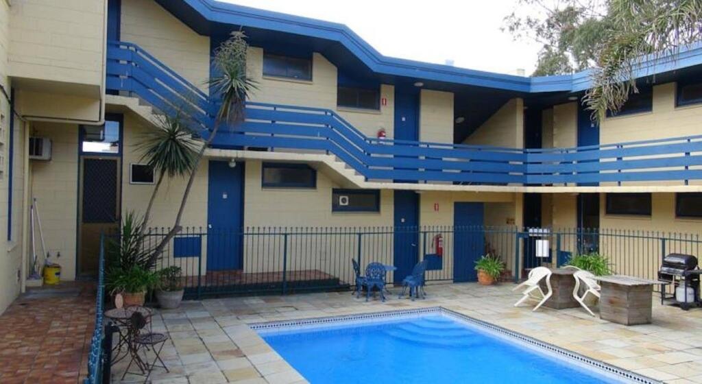 Pathfinder Motel 