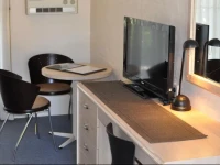 Black Dolphin Resort Motel & Apartments 
