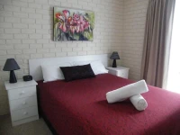 Capri Apartments 3*