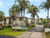 Ocean Drive Apartments 3*
