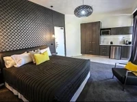 Indulge Apartments - CBD 