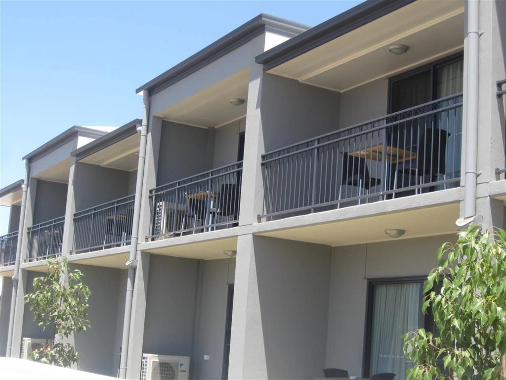 Royal Motel Miles 4*