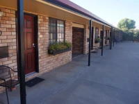Miles Outback Motel 