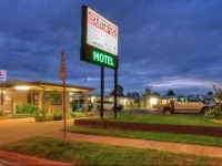 Starline Motor Inn 