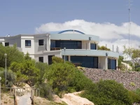 Cliff House Beachfront Villas 