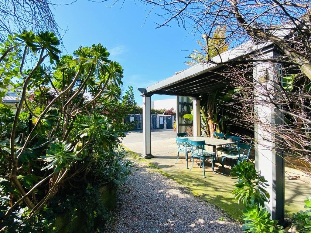 Mid Valley Motel 3*