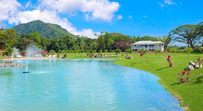 Port Douglas Lakeside Retreat 
