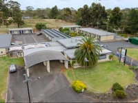 William Macintosh Motor Lodge 