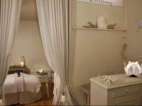 White Lotus Day Spa 