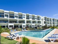 Beachside Magnetic Harbour Apartments 