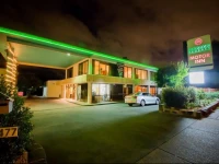 Sandown Regency & Serviced Apartments 