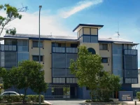 Commodore Apartments 