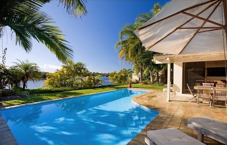 64 Noosa Parade 