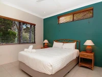 Viewland Drive Apartments 