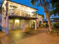 Surf Side Retreat 