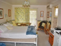 Greentrees Guest House 