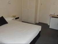 Clarinda Motel 3*