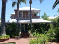 Lakeside Bed & Breakfast 