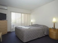Burswood Lodge Apartments 