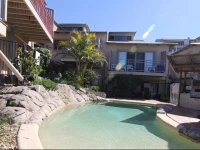 9 Point Lookout Beach Resort 