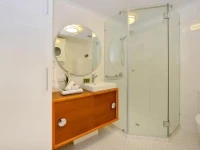 Retro Port Douglas Apartments 