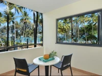 Seascape Holidays - The Peninsula Apartments 