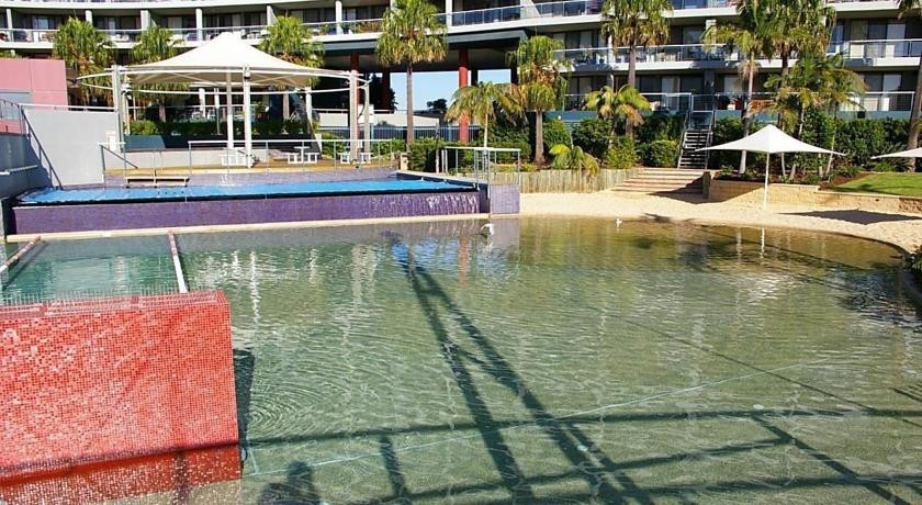 Homebush Bay Self-Contained Modern Two-Bedroom Apartment (70 BEN) 