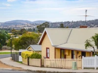 Richmond Bridge Cottage 
