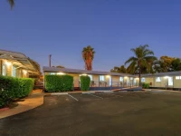Bottle Tree Gardens Motel 
