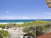 Aqua Promenade Beachfront Holiday Apartments 