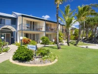 Beach Breakers Resort 